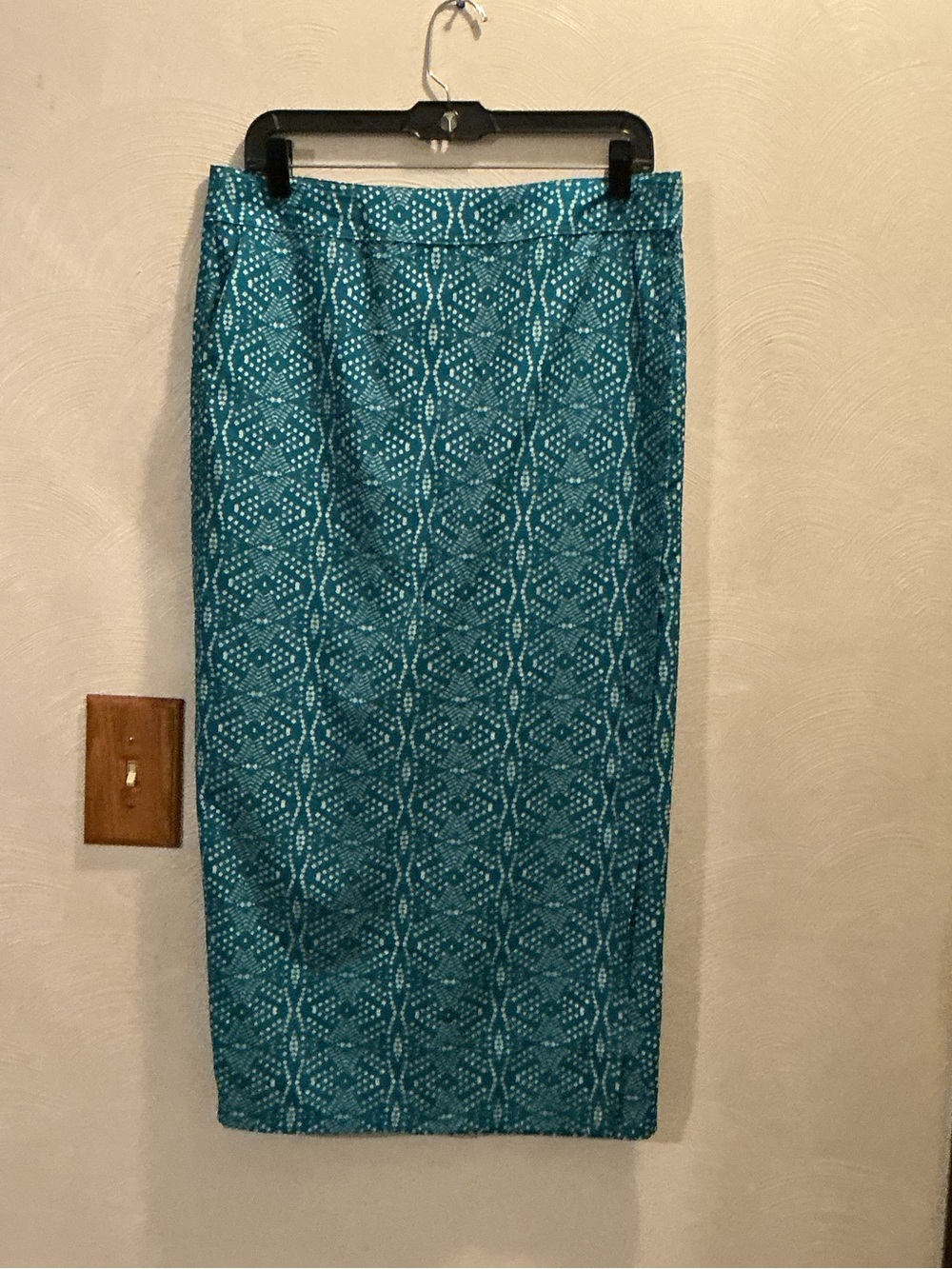 NWOT Rip Skirt Hawaii “Paia Maui” Abstract Teal Maxi Wrap Skirt. Size M (8-10).